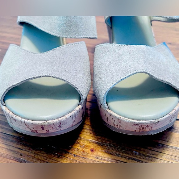 NWOB 💥Cordani Rhonda Italian Tan Suede Cork Bottom Peep-Toe Platform Sandals 38 - Picture 11 of 11